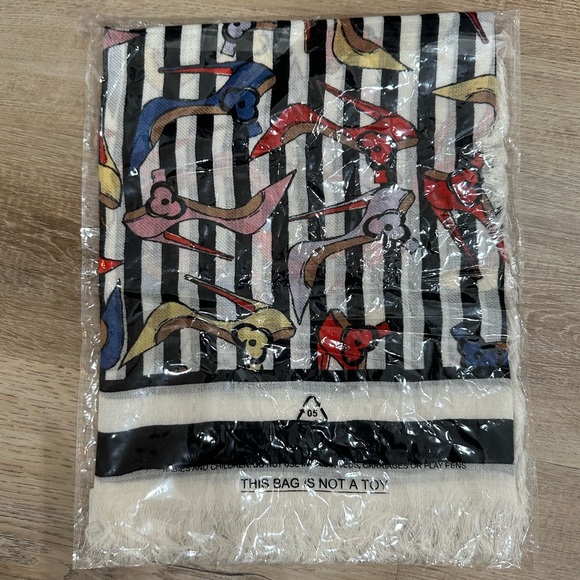 Christian Louboutin Scarf - Picture 3 of 3